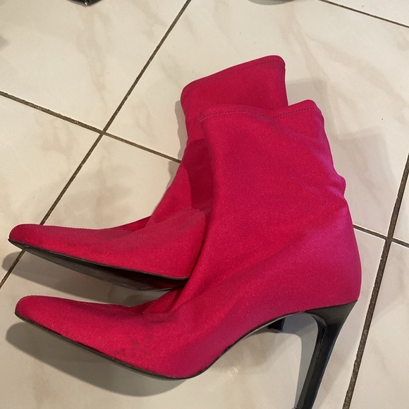 Elegant Pink Women's Boots - Picture 3 of 6